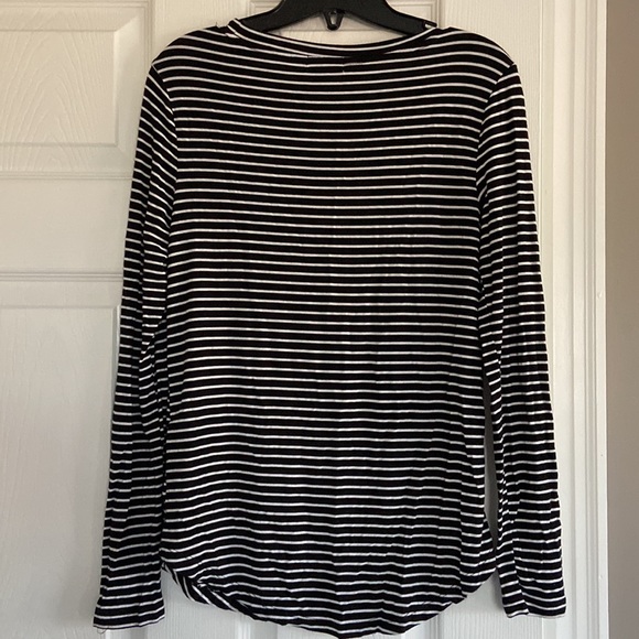 Old Navy Black and White Stripe Long Sleeve Top - Picture 3 of 3